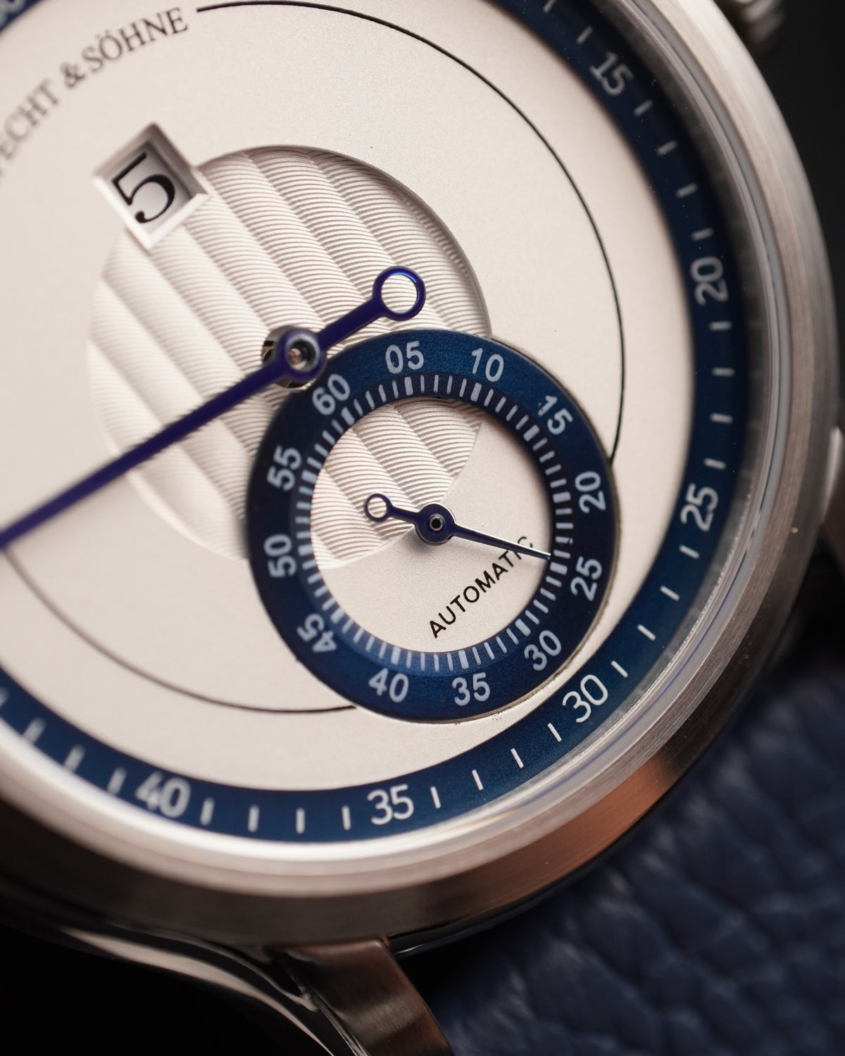 Specht & Söhne Jump Hour SP2652A Automatic