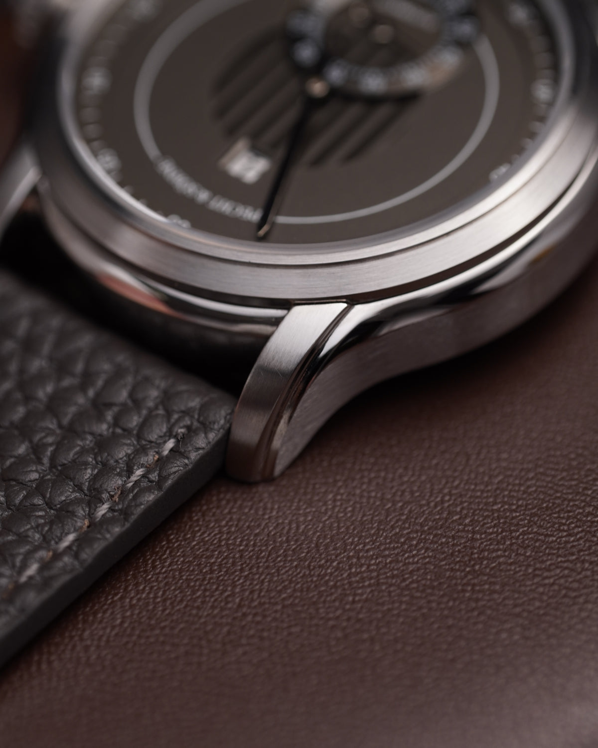 Specht & Söhne Jump Hour SP2652A Automatic